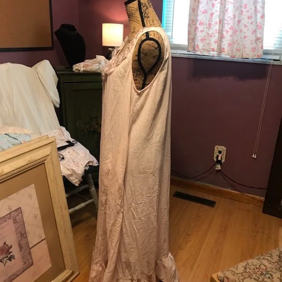 Vintage Pink Nightgown - Picture 4 of 4